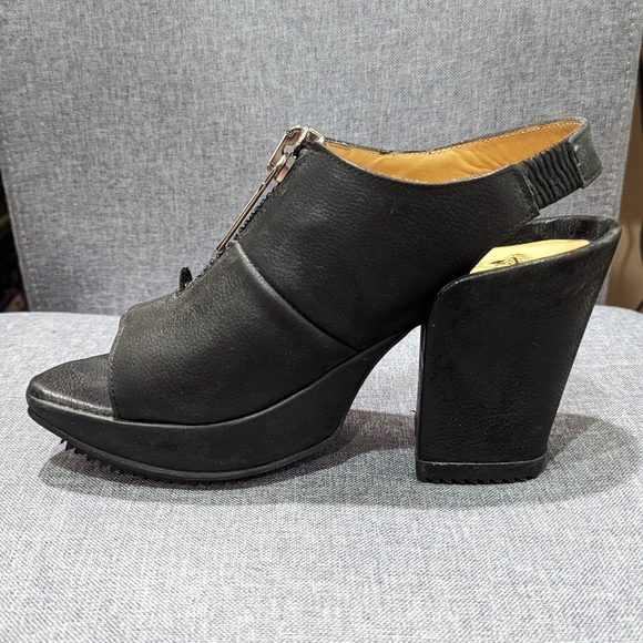 JOHN FLUEVOG Prepare Tent 2.0 Zip Sandals - Picture 4 of 14